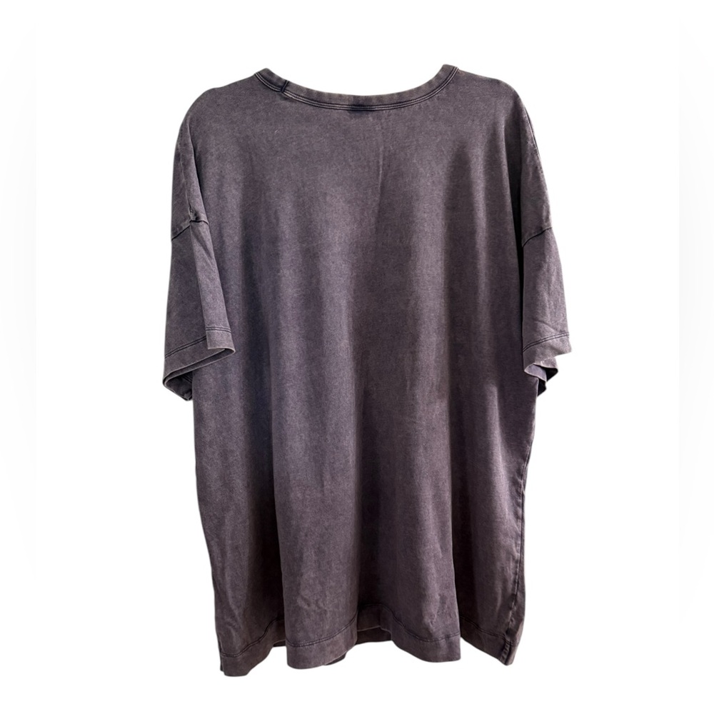 Old Navy Oversized Mineral Wash Tee - Picture 3 of 3